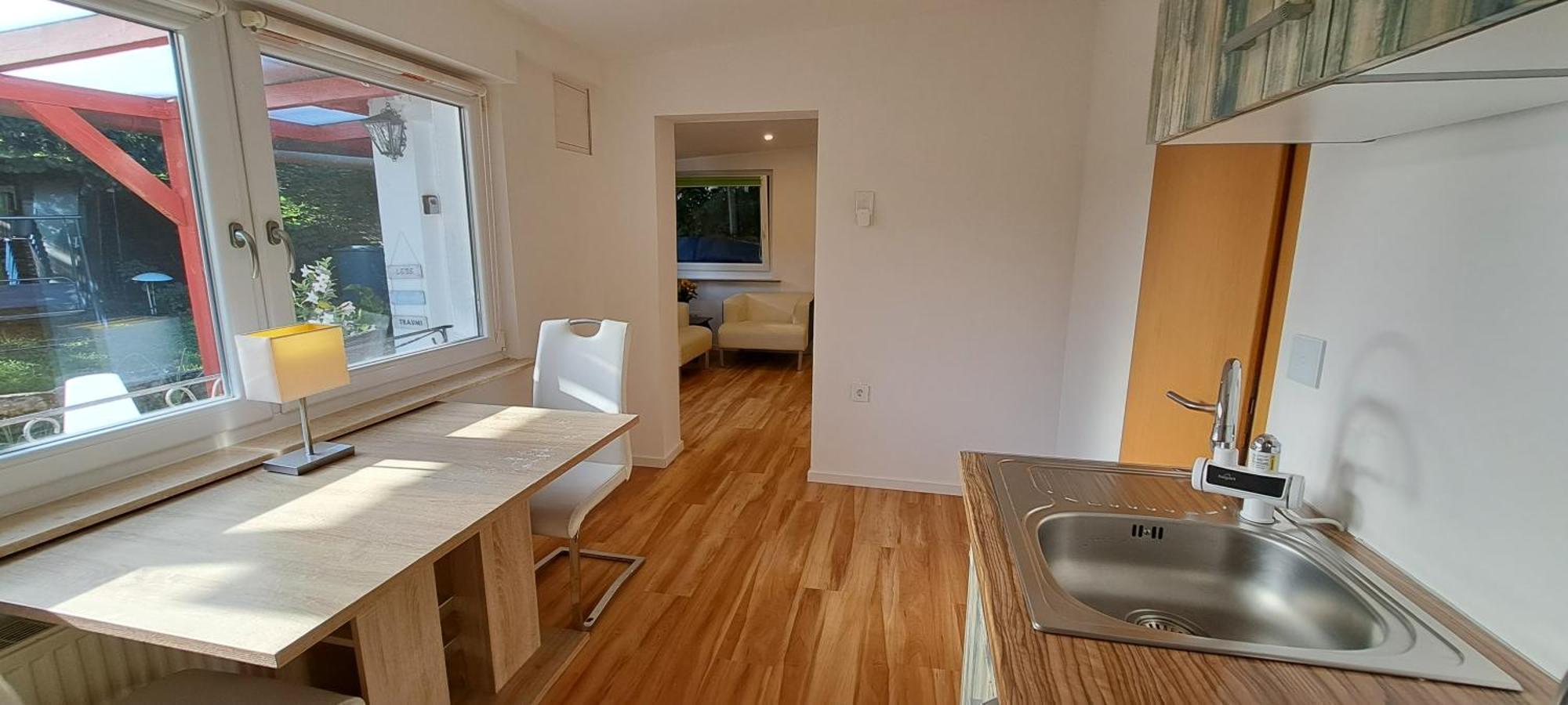Bungalow An Der Tanne Mit Ueberdachter Terrasse Dusseldorf Bagian luar foto