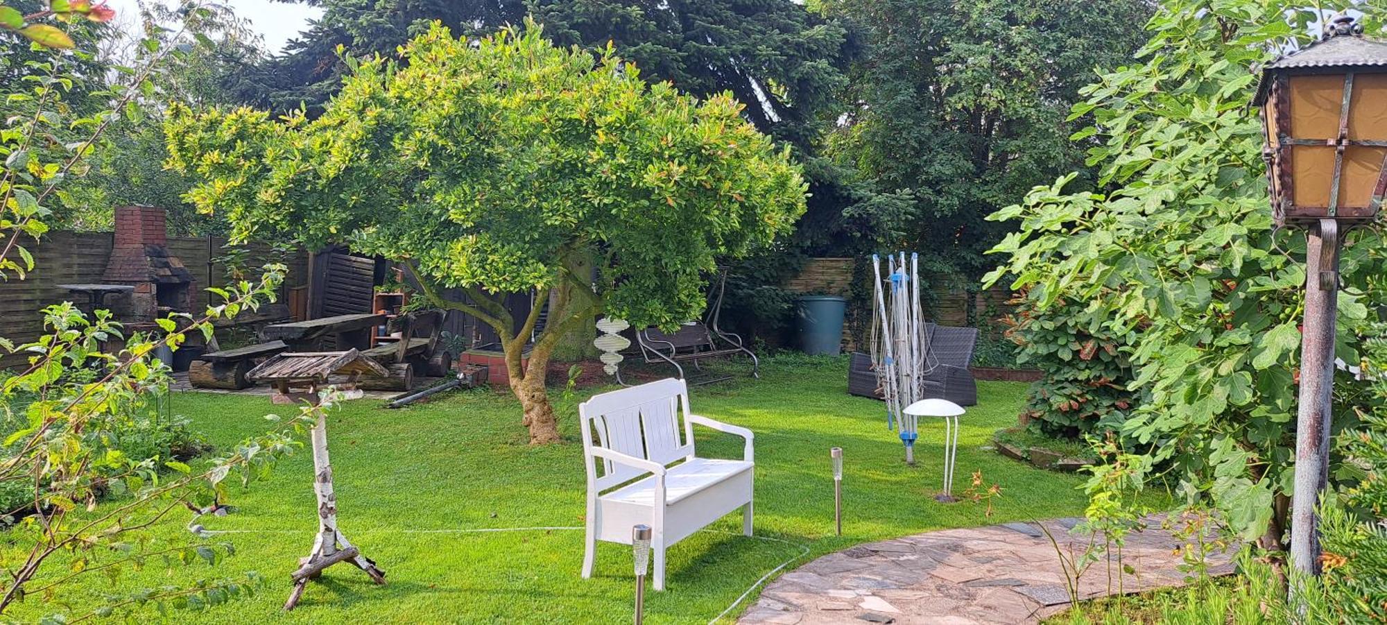 Bungalow An Der Tanne Mit Ueberdachter Terrasse Dusseldorf Bagian luar foto