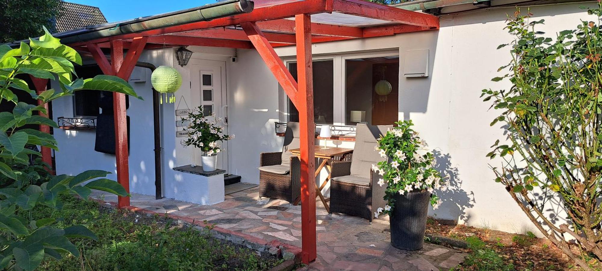 Bungalow An Der Tanne Mit Ueberdachter Terrasse Dusseldorf Bagian luar foto